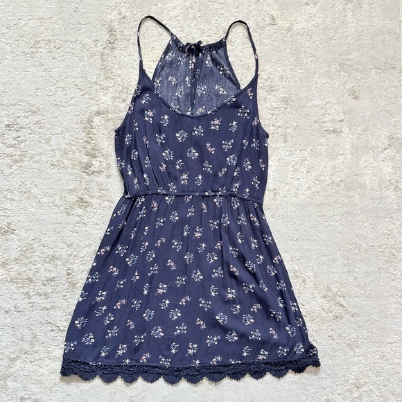 Bluenotes Women’s Navy Blue Floral Mini Dress With Lace Hem Size Medium - Picture 3 of 11